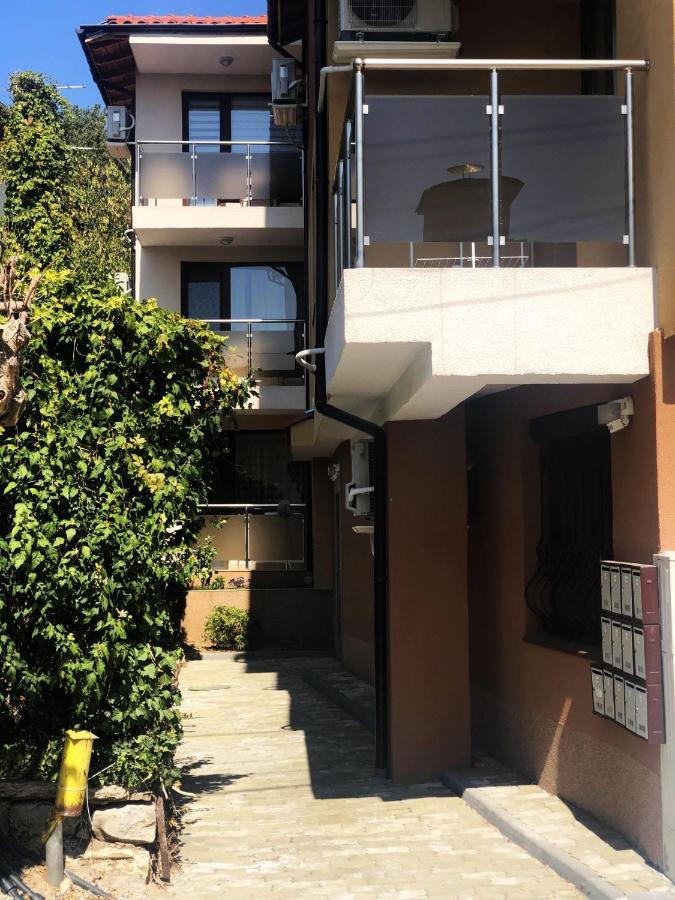 Varusha Apartment Veliko Tŭrnovo Exterior photo